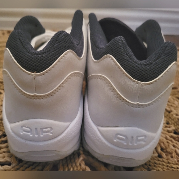 Nike Air white cleated golf shoes 6s - Picture 3 of 8